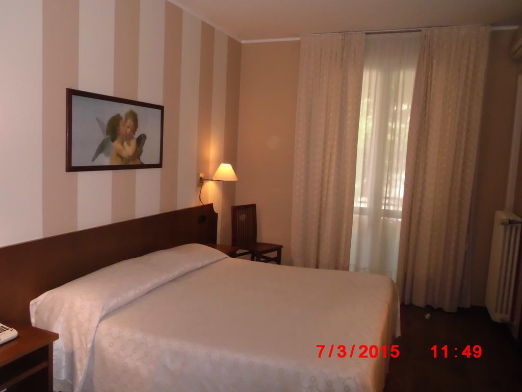 Albergo Ponte Vecchio Cernobbio Pokoj fotografie