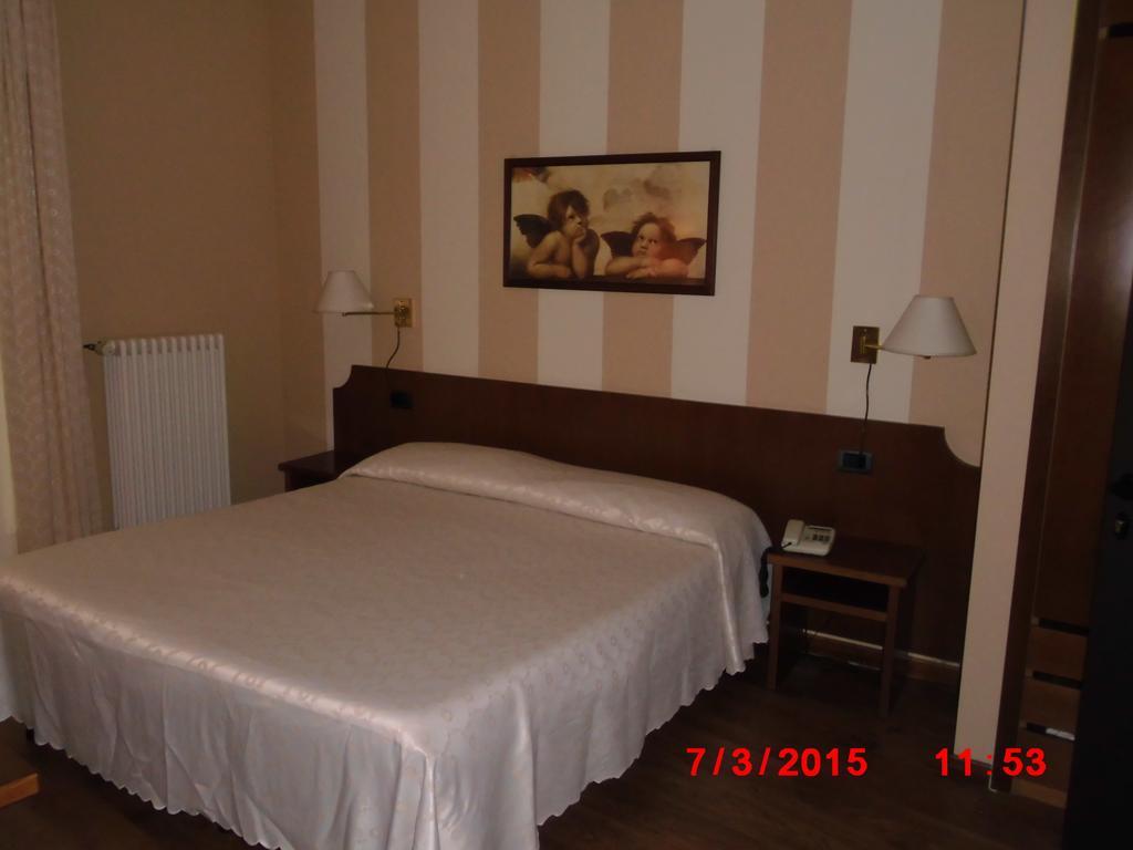 Albergo Ponte Vecchio Cernobbio Pokoj fotografie