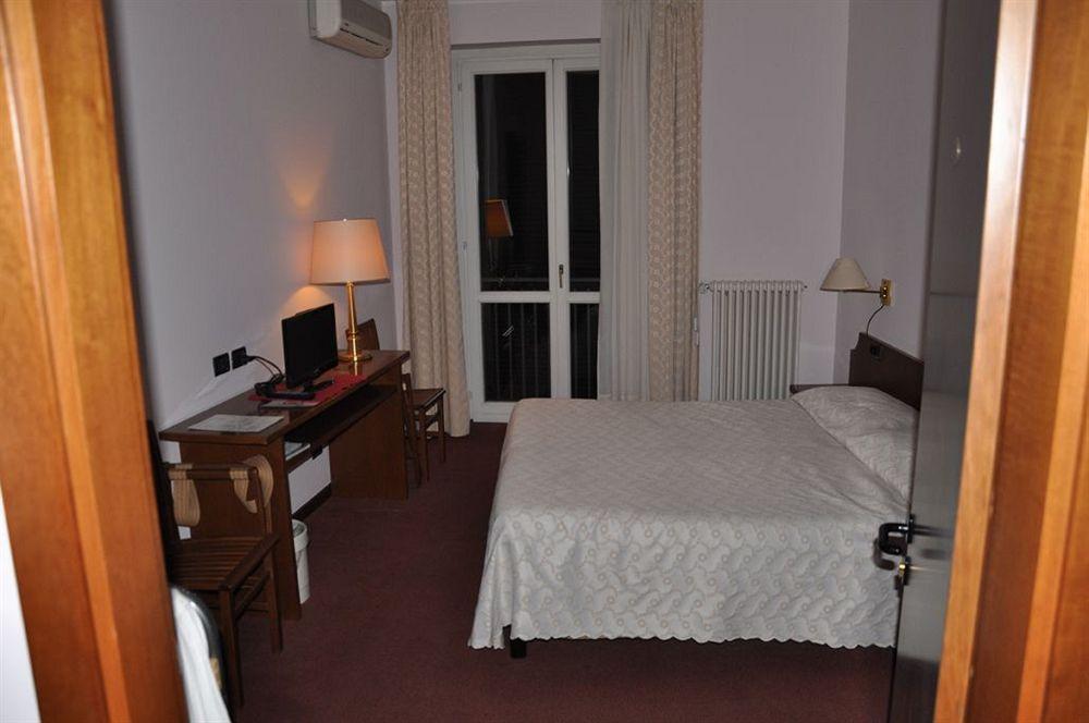 Albergo Ponte Vecchio Cernobbio Exteriér fotografie